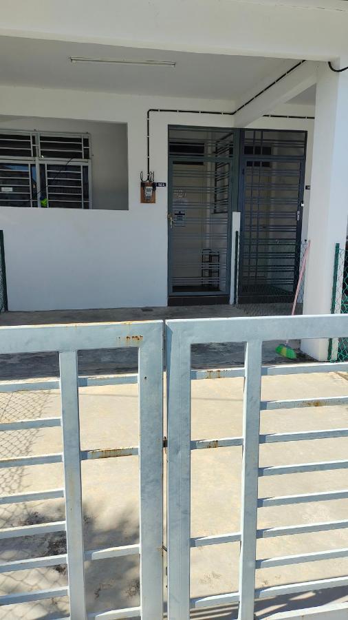 Dadide Guesthouse Alor Gajah Exterior foto